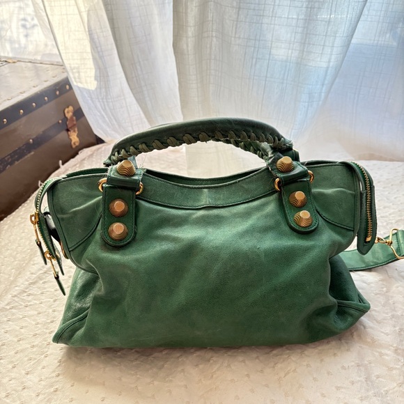 🥀 Authentic BALENCIAGA Chevre Giant 21 Gold Hardware City tote in Vert Gazon 🥀 - Picture 2 of 16